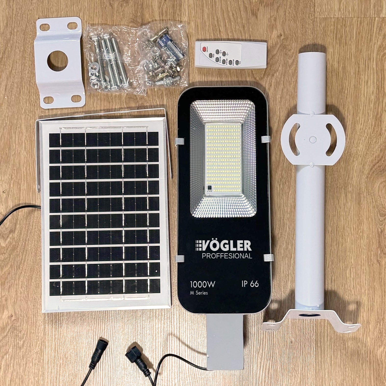Мощна соларна лампа, сензор за здрач, дистанционно управление, Vögler Professional 1000W