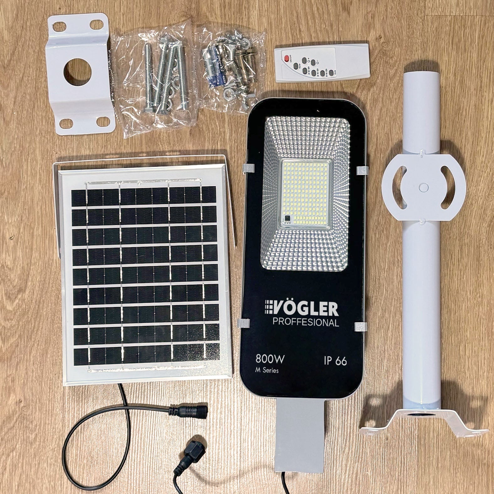 Мощна соларна лампа, сензор за здрач, дистанционно управление, Vögler Professional 800W